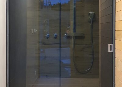 posuvne sklo sprchy